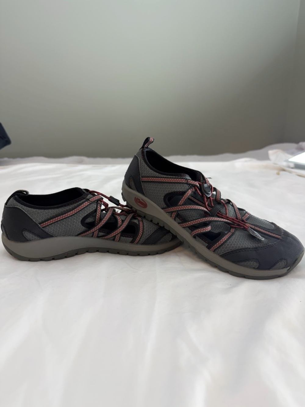 Chaco Youth Outcross Size 5 Water/Hiking Shoes Black/Grey